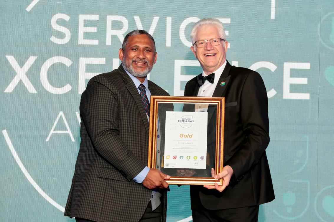 BEST PUBLIC SERVICE INNOVATOR EMPLOYEE - GOLD
